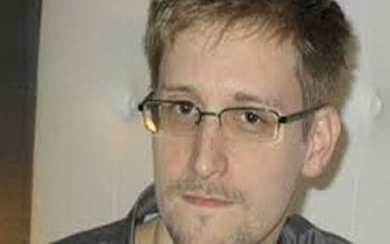   مصر اليوم - كلية آداب ألمانية تقرر منح سنودن درجة الدكتوراه الفخرية