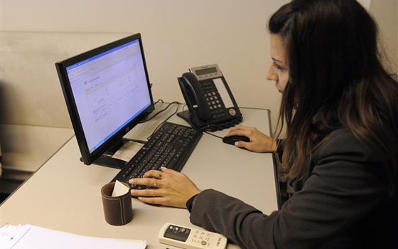   مصر اليوم - المرأة العاملة في لبنان موظّفة وليست سيدة أعمال