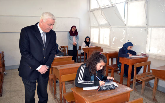   مصر اليوم - وكيل الإسماعيلية للتربية والتعليم يتفقد امتحانات الإعدادية