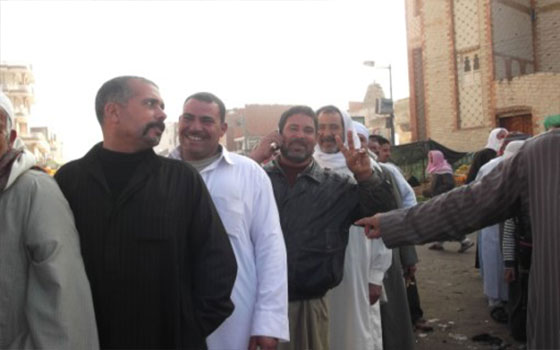 مصر اليوم - إقبال متوسط للناخبين في البحيرة وتوفد ملحوظ لكبار السن