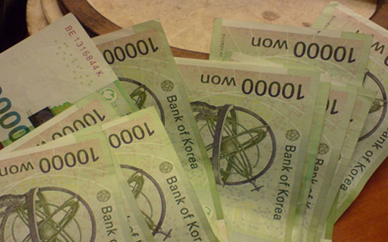   مصر اليوم - إنخفاض معدل صرف العملة الكورية عند الإفتتاح