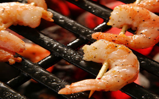   مصر اليوم - الجمبري المشوي المتبل بالثوم والمايونيز