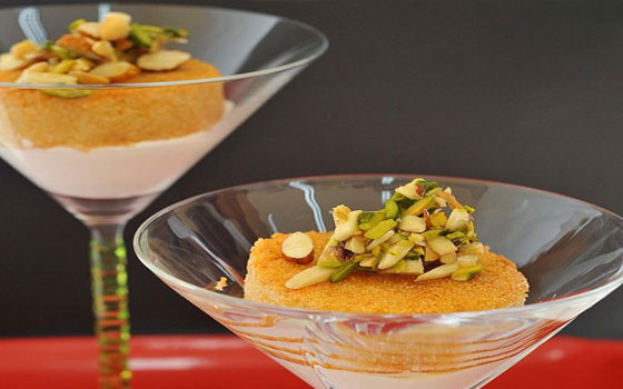   مصر اليوم - كاسات البسبوسة بالقشطة والمكسرات