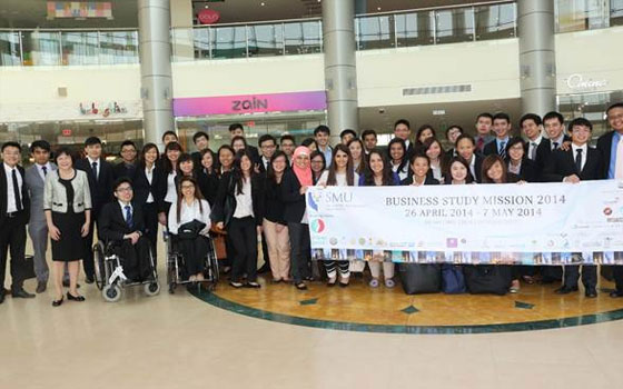   مصر اليوم - وفد من جامعة سنغافورة يزور مركز ريادات النسائي