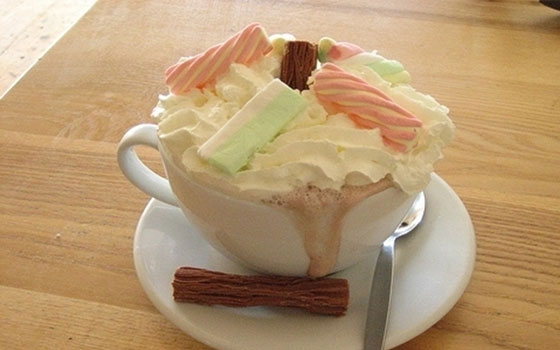   مصر اليوم - مشروب للمارشملو والشيكولاة بالفانيليا