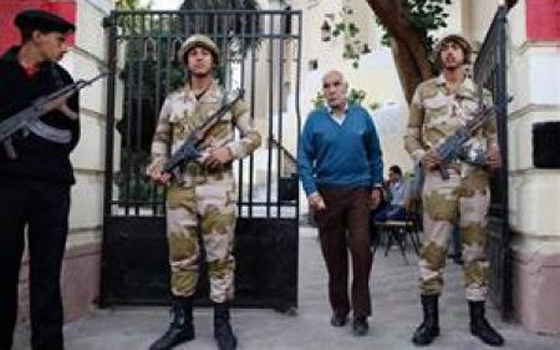   مصر اليوم - قائد قوات الأمن في البحر الاحمر يتفقد سير العمليَّة الانتخابيَّة