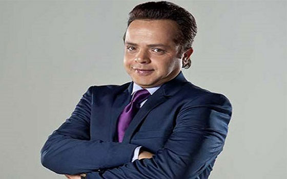   مصر اليوم - محمَّد هنيدي يكشف وجوهًا خفيَّة من حياته في برنامج الحُكم