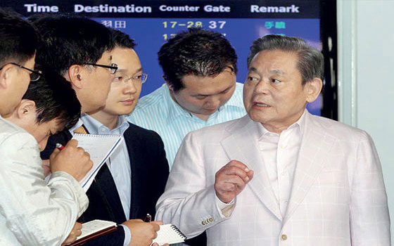   مصر اليوم - حجم أصول رئيس مجلس إدارة سامسونغ 12.9 تريليون وون