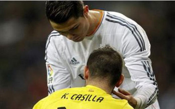   مصر اليوم - كريستيانو يتحدى عقدة حارس إسبانيول للفوز بالحذاء الذهبي