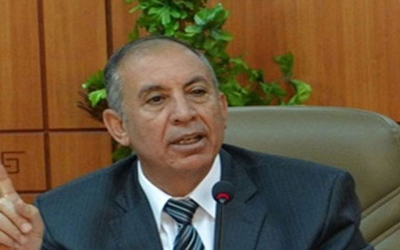 مصر اليوم - محافظ البحر الأحمر يتفقد سير العملية التعليمية في المدرسة الألمانية