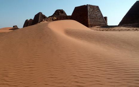   مصر اليوم - وفاة عشرة مهاجرين غير شرعيين وإنقاذ المئات قرب الحدود مع ليبيا