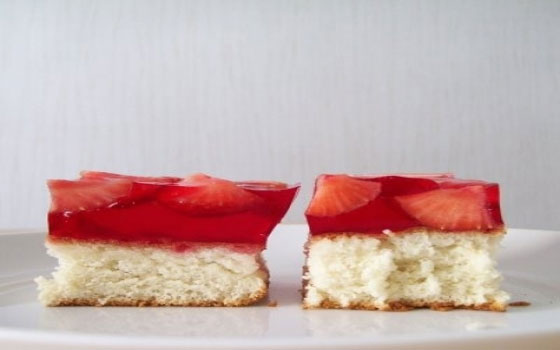   مصر اليوم - كيك الجيلي بالفرولة