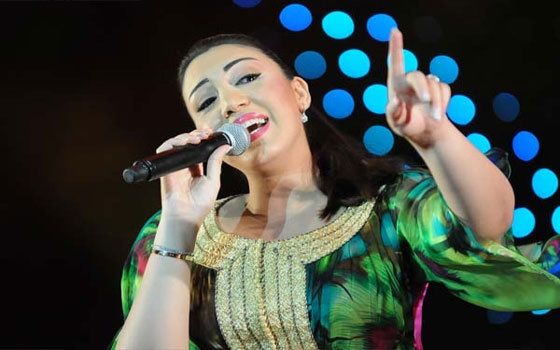 مصر اليوم - الفنانة أسماء لمنور تدعم منافسيها لنيل جائزة ميدتيل موروكو