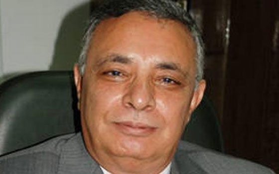   مصر اليوم - محافظ سوهاج يبحث معوقات إنشاء كوبري جرجا العلوي