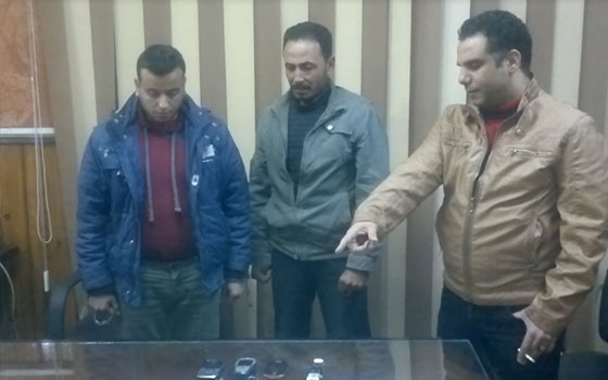   مصر اليوم - القبض على هارب بتهمة خطف واغتصاب فتاة في الإسماعيليّة