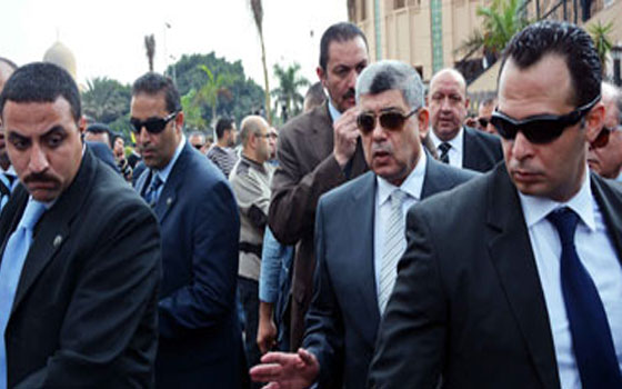 مصر اليوم - وزير الداخلية يتفقد القطاعات الأمنية في المنيا في زيارة مفاجئة