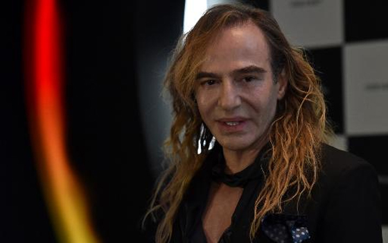   مصر اليوم - تعيين جون غاليانو مديرًا فنيا لماركة مستحضرات تجميل في روسيا