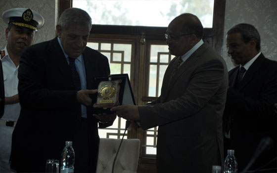   مصر اليوم - محلب يفتتحُ معهد الاستزراع السمكي داخل جامعة قناة السويّس في الإسماعيليّة