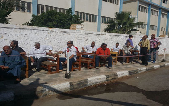 مصر اليوم - ارتفاع الحرارة يتسبب في خفض أعداد الناخبين في السويس