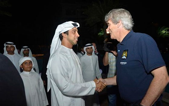 مصر اليوم - بن زايد يستقبل نجوم مانشيستر سيتي في أبوظبي