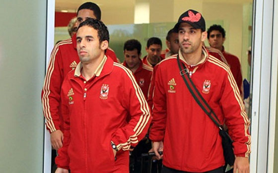 مصر اليوم - سفير مصر في تونس يستقبل النادي الأهلي في مطار قرطاج