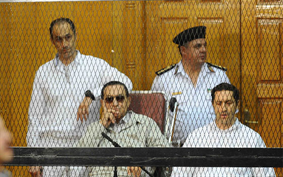   مصر اليوم - محّكمة جنايات القاهرة تستمع إلى دفاع رئيس جهاز أمن الدّولة في قضيّة القرن