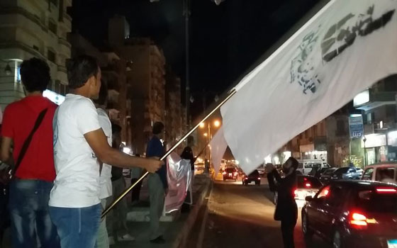 مصر اليوم - حملة صباحي تُنظِّم سلاسل بشريَّة بأعلام مصر في السِّويس