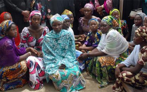   مصر اليوم - وصول خبراء أميركيين وبريطانيين إلى نيجيريا للمساعدة في البحث عن التلميذات