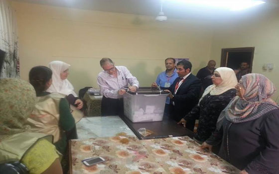 مصر اليوم - بدء عمليَّات فرز الأصوات في لجان السِّويس