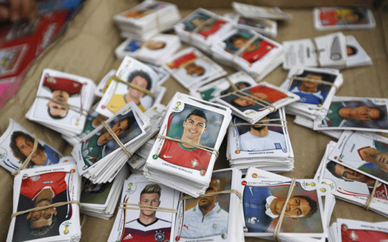   مصر اليوم - طالب كولومبي يتهم أستاذه بسرقة ملصقات كأس العالم