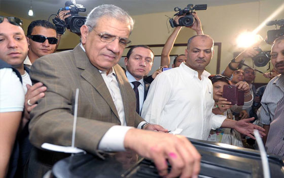   مصر اليوم - محلب يُعلن تقدم الحكومة الحاليَّة باستقالتها للرئيس المنتخب وفقًا للدستور الجديد