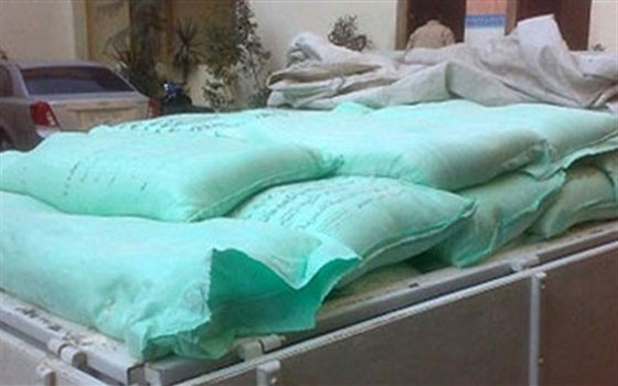 مصر اليوم - ضبط 7 أطنان من الدَّقيق المُدعَّم قبل تهريبها في العريش