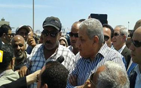 مصر اليوم - أهالي السويس يُرحّبون بموقف محلب من قضية السخنة