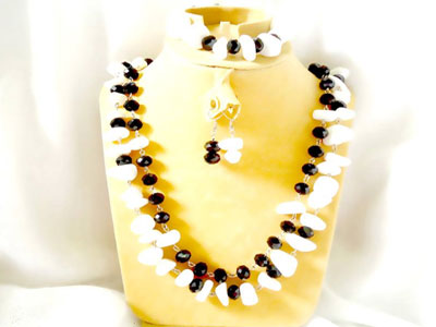 مصر اليوم - حلي الصّيف يتميز بألوانه المتألقة