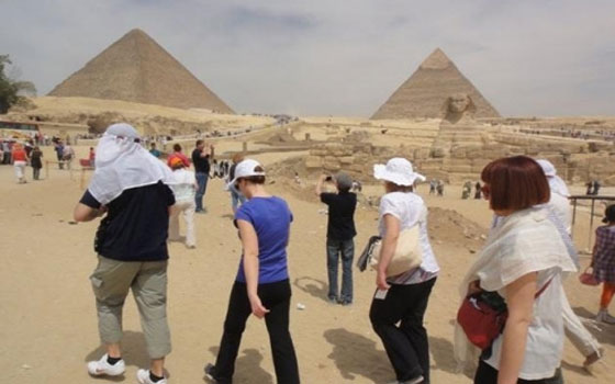   مصر اليوم - تراجع نسبة السياحة الوافدة إلى مصر 32% خلال مارس لتبلغ 755 ألف سائح