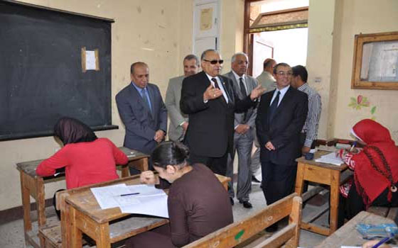 مصر اليوم - محافظ بني سويف يتفقد لجان امتحانات الشهادة الإعداديّة
