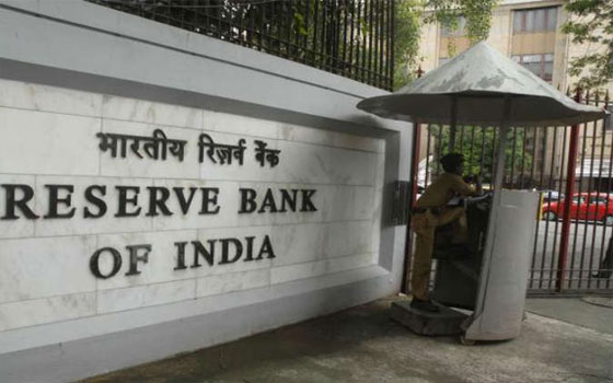   مصر اليوم - البنك المركزي الهندي يخفف القيود على إستيراد الذهب