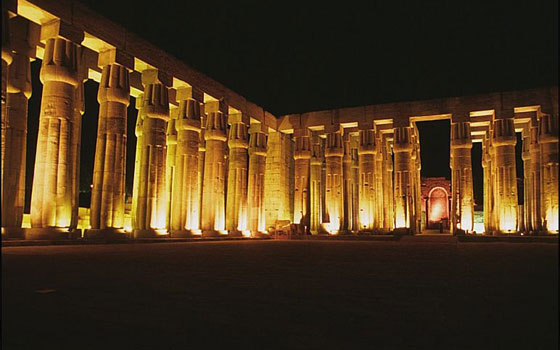   مصر اليوم - 76 سائحًا بريطانيًا يصلون الأقصر لزيارة مناطقها الأثرية والسياحية