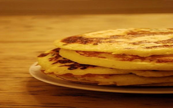   مصر اليوم - البان كيك مع الفطر والجونبون والجبنة