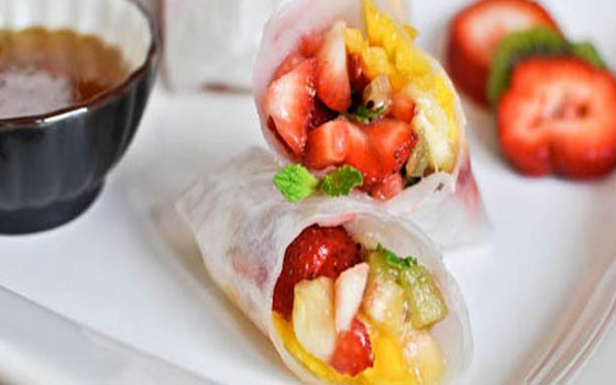   مصر اليوم - رولز الفراولة والكيوي الاستوائية