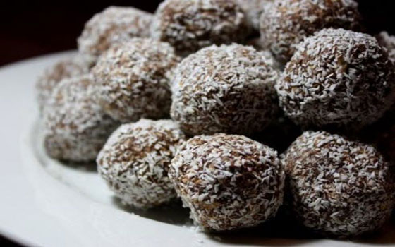   مصر اليوم - دوائر التمر بالبسكويت وجوز الهند