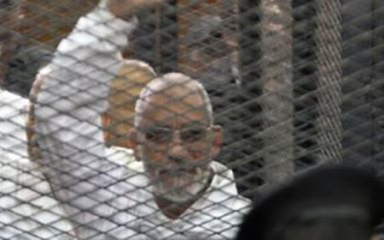 مصر اليوم - بديع يعتبر مُحاكمته في قضية اقتحام سجن العرب باطلة