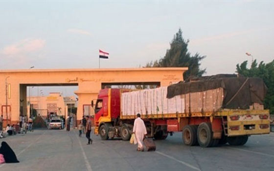   مصر اليوم - إدخال 148 شاحنة مواد بناء إلى قطاع غزة