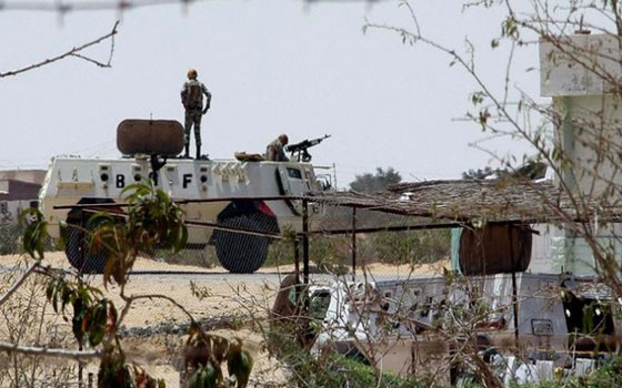 مصر اليوم - توقيف 5 مشتبه فيهم وتدمير 7 بؤر إرهابيَّة في سيناء