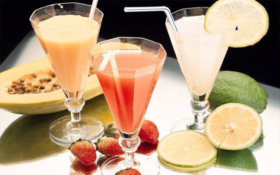   مصر اليوم - لبن بالتمر والفواكه