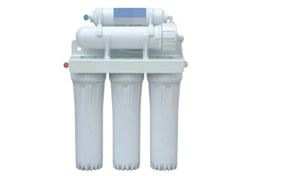   مصر اليوم - توقيف مالك شركة تبيع فلاتر مياه معدنيَّة مجهولة المصدر