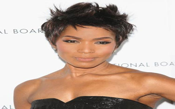   مصر اليوم - الممثلة الأميركية أنجيلا باسيت تخرج فيلماً عن حياة ويثني هيوستن