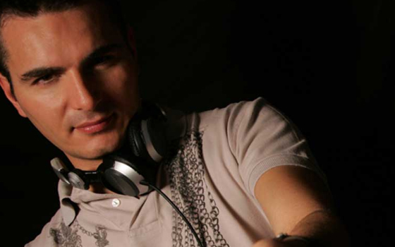 مصر اليوم - الفنان الفرنسي فنديتا يعقد مؤتمرًا صحافيًا قبل حفله في شرم الشيخ