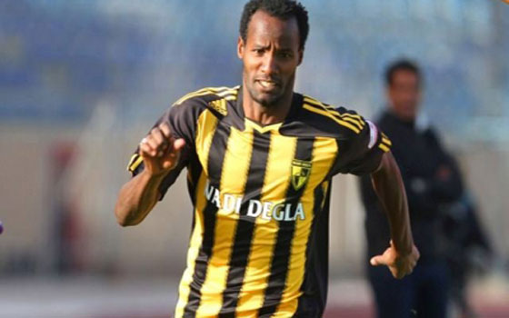   مصر اليوم - الأهلي يبحث مع وكيل صلاح الدين مقدم التعاقد