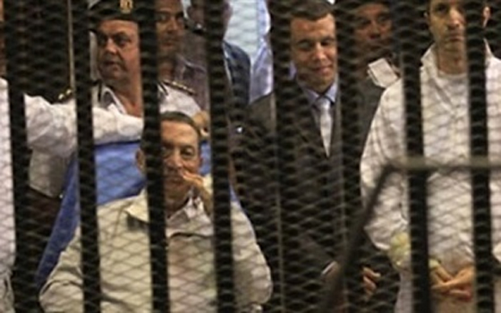 مصر اليوم - محاكمة القرن ترفع للاستراحة نصف ساعة
